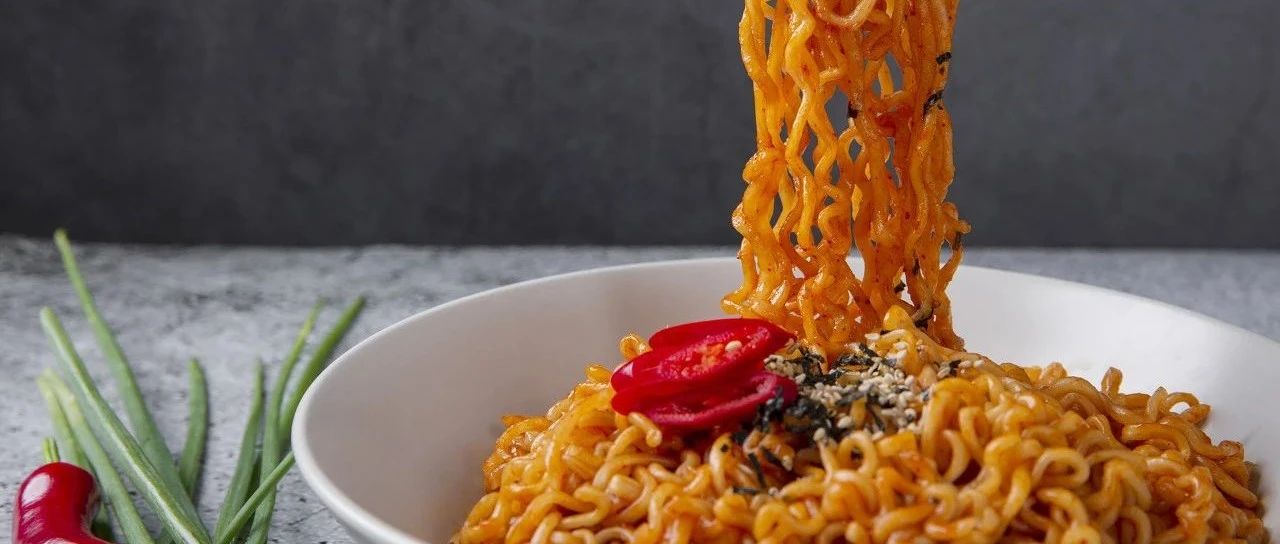 進口食品來襲！年輕人的胃被零食、酒飲、養生食品“拿捏”了！