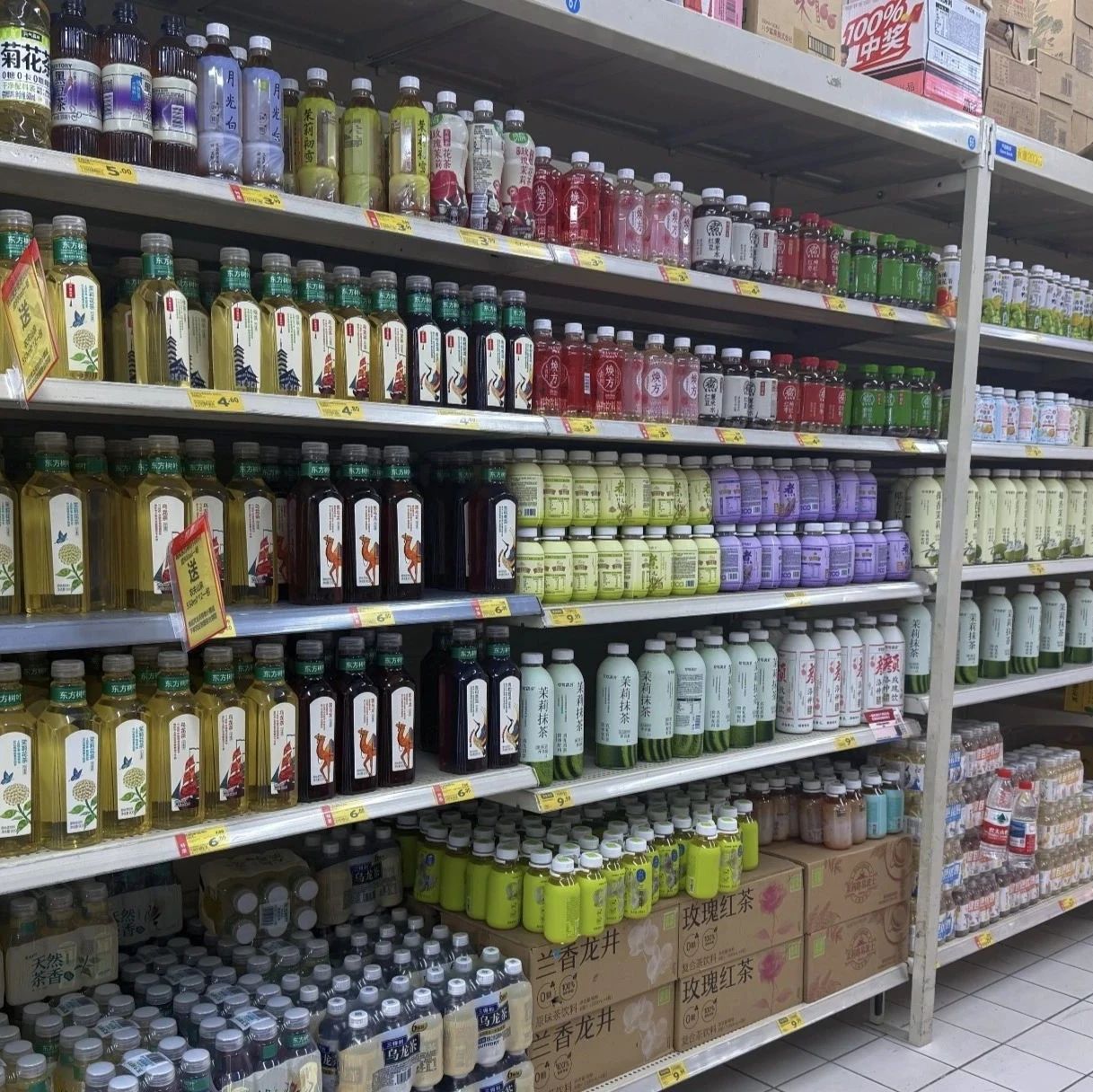 為什么煙酒店的C位，擺的都是水？